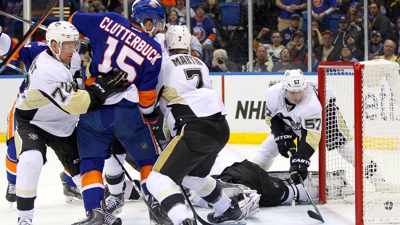 Islanders complete home-and-home sweep of Penguins